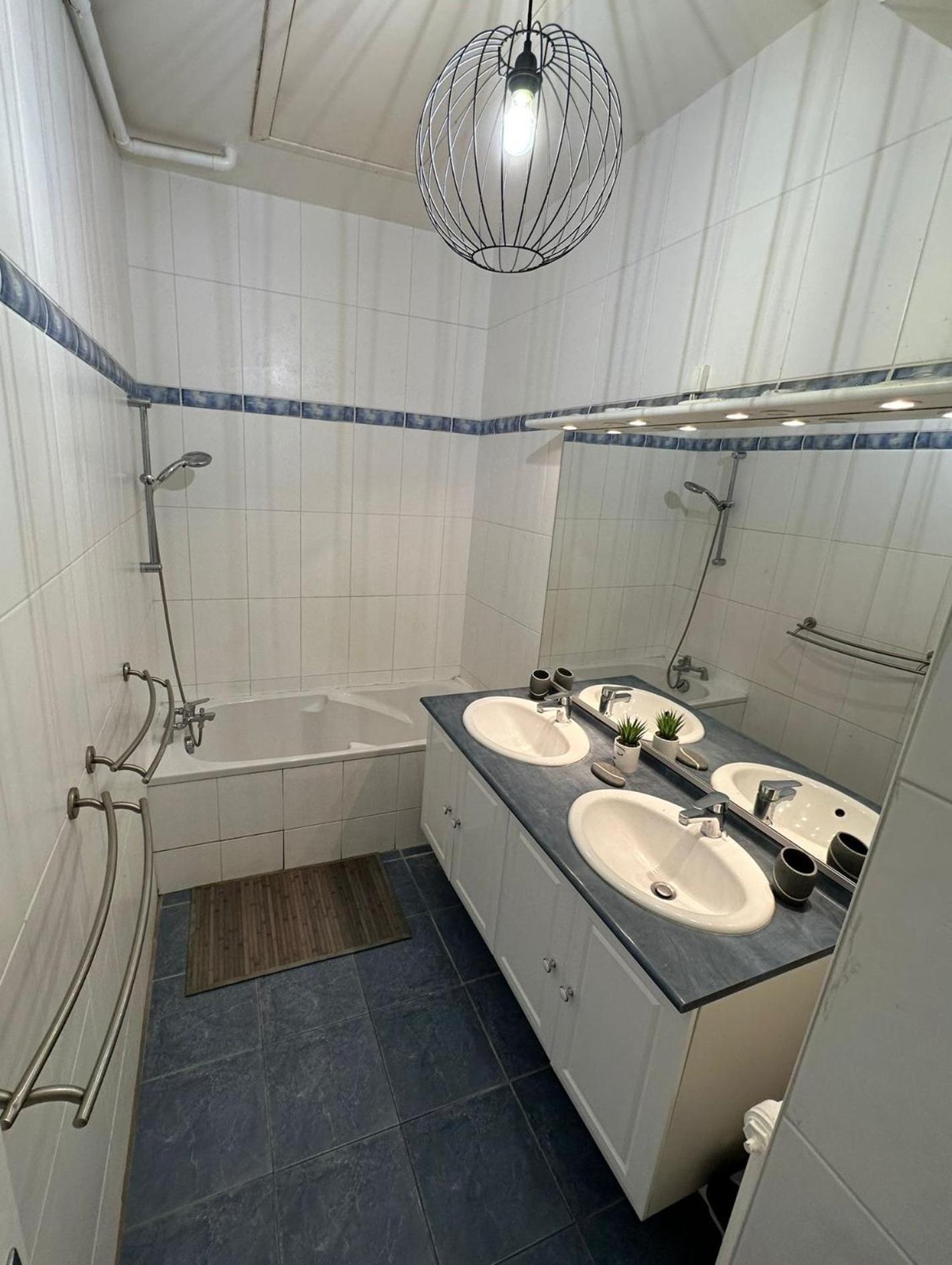 Maison De Ville Plein Centre, 3 Etoiles, A 200M De La Plage, Parking Prive, Wifi ロワイヤン エクステリア 写真